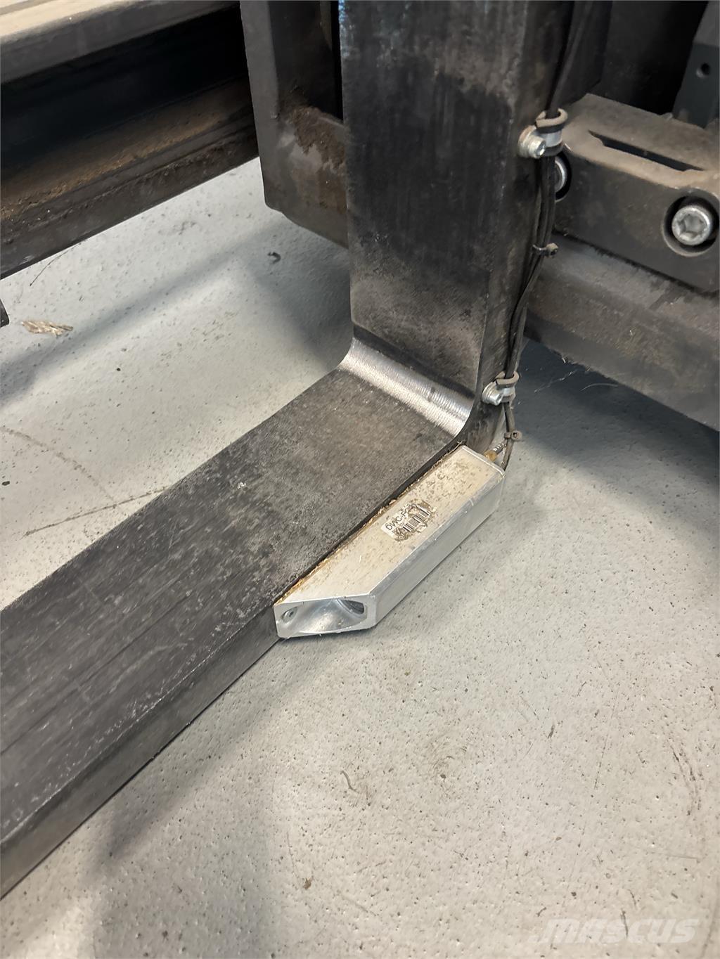 Atlet ULS140 リーチフォークリフト