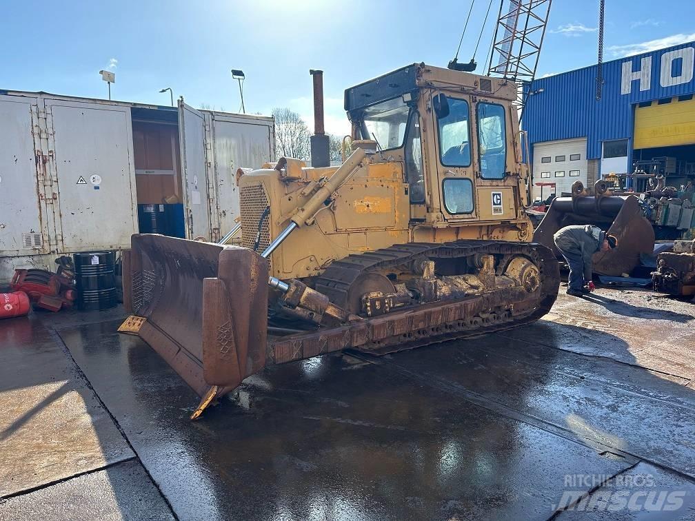 CAT D6D with winch ブルドーザー