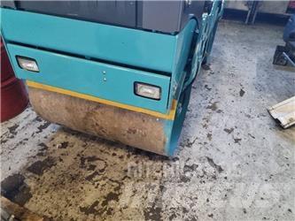 Bomag BW 100 AD-4 タンデムローラ
