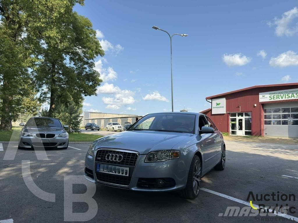 Audi A4 自動車