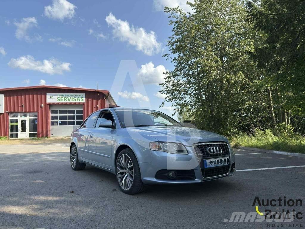 Audi A4 自動車