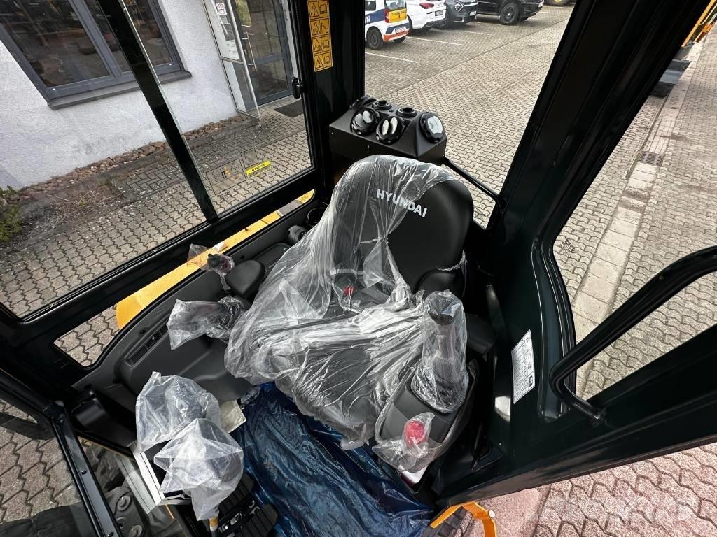 Hyundai R35Z 9A ミニ油圧ショベル 7t以下（ミニユンボ・ミニディガー）