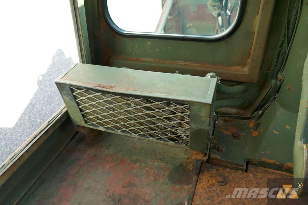 CAT D7G Ex-army ブルドーザー