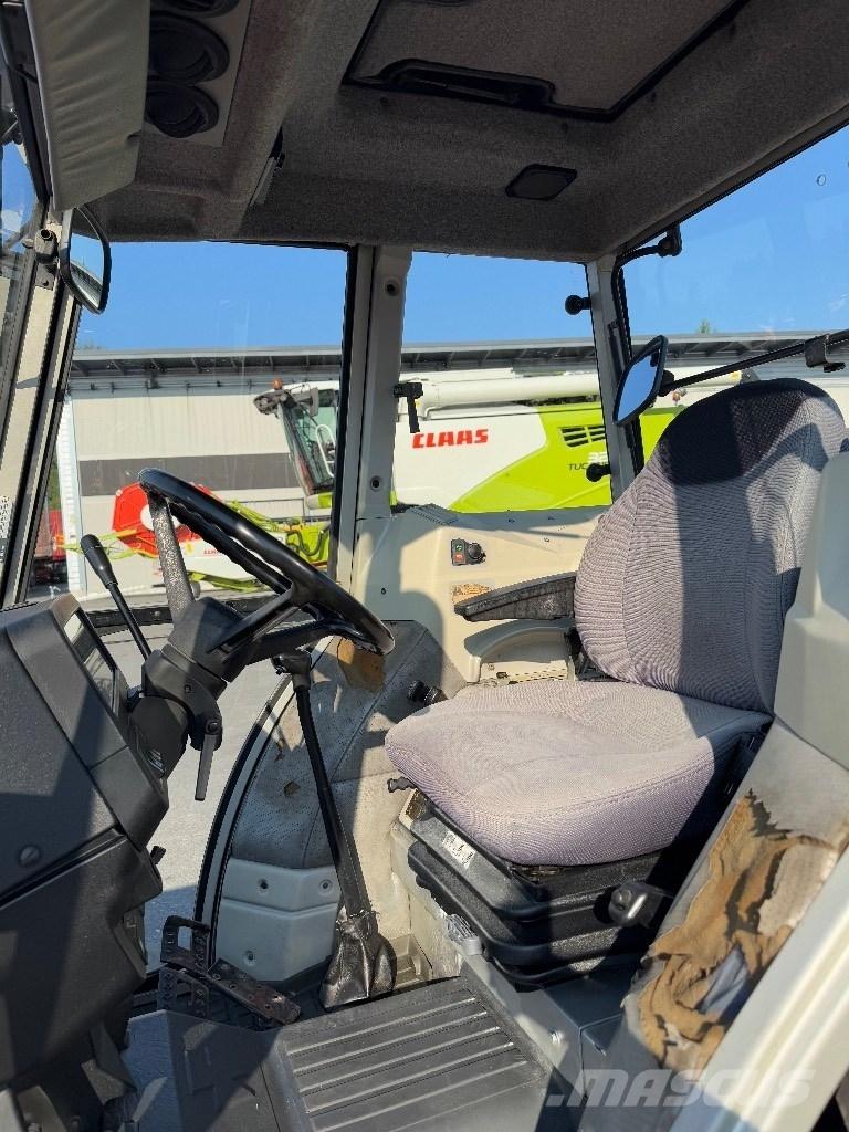 Massey Ferguson 390 トラクター