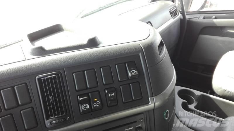 Volvo FM 12 340 8X2 キャブ付きシャーシ