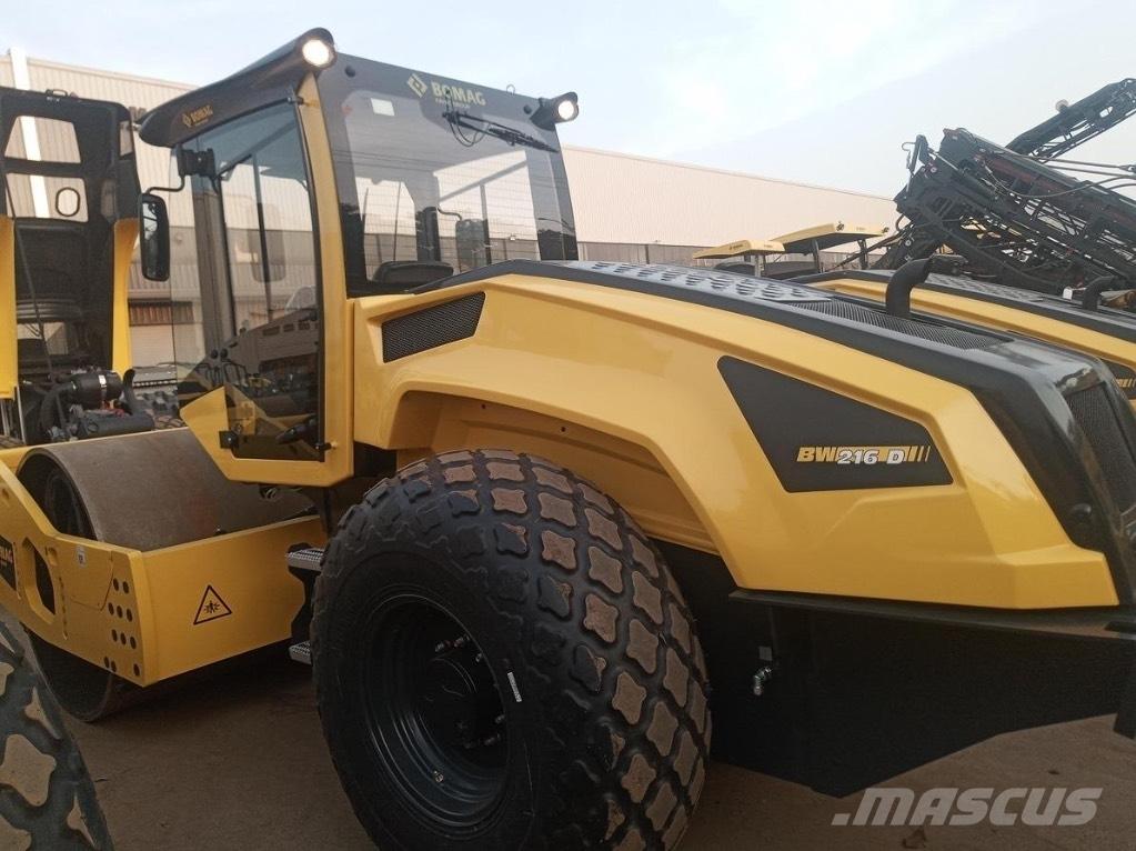 Bomag BW 216 D-5 SL 振動ローラ