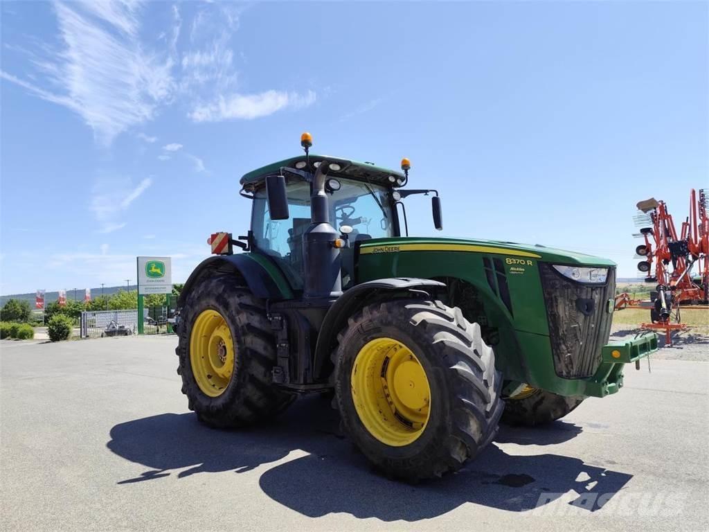 John Deere 8370R トラクター