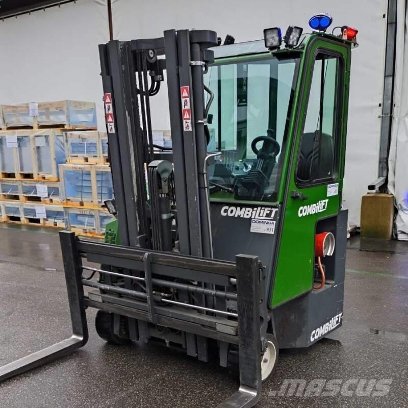 Combilift CB 2500 全方向リーチ型フォークリフト
