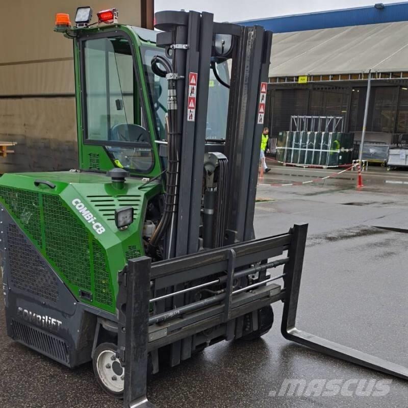 Combilift CB 2500 全方向リーチ型フォークリフト
