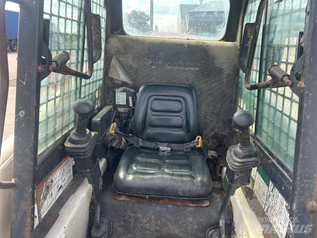 Bobcat 763 スキッドステアローダー