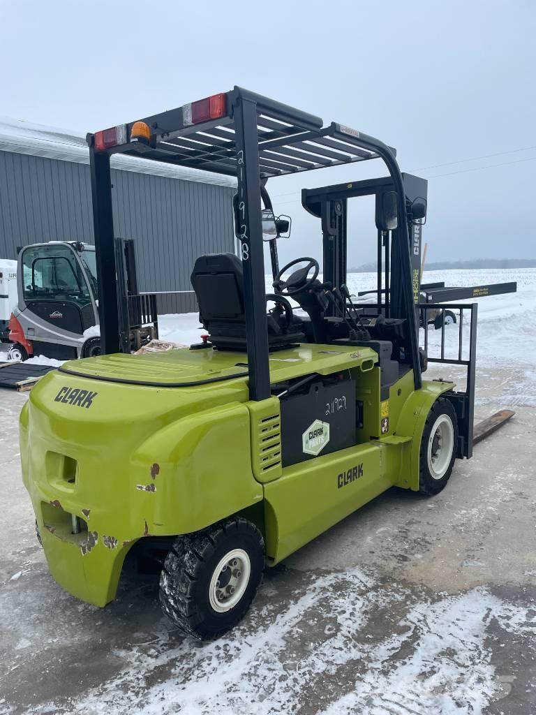 Clark GEX 50 バッテリーフォークリフト