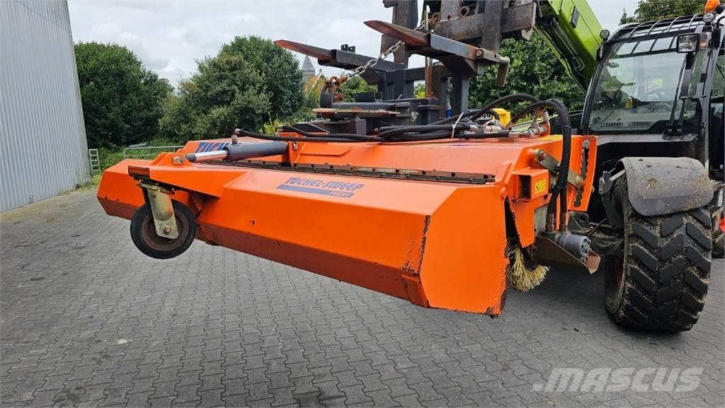 Tuchel Profi 230 路面清掃機
