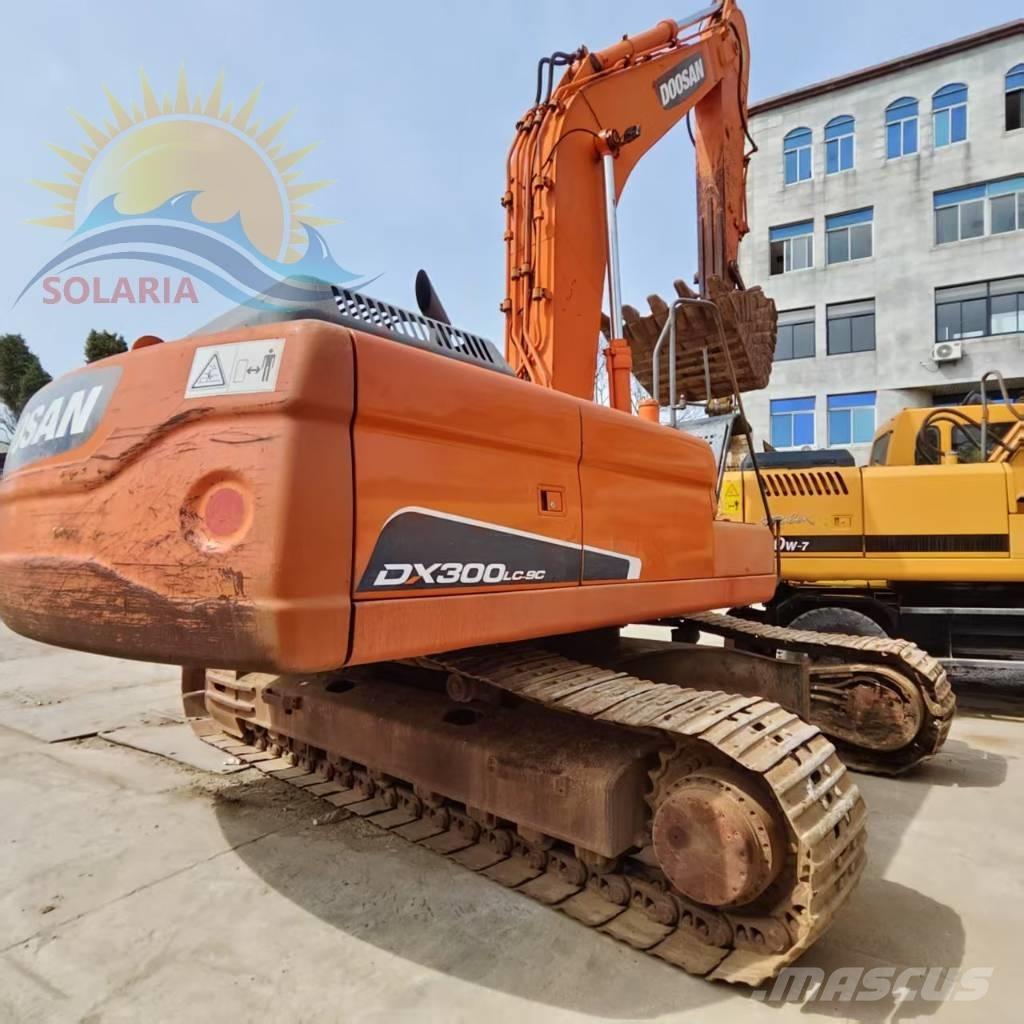 Doosan DX 300 LC 大型油圧ショベル12t以上（パワーショベル・ユンボ）