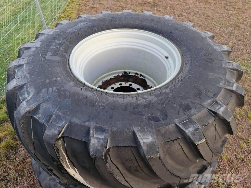 Alliance 800/65-R32 タイヤ、ホイル、リム