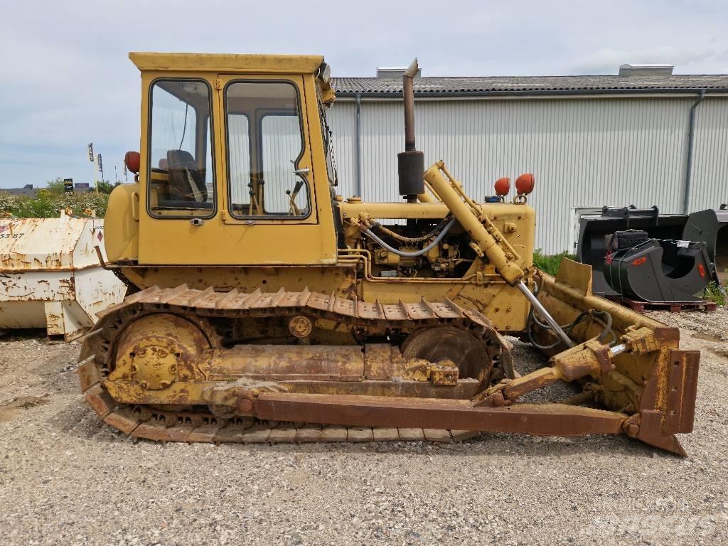 CAT D 4 D ブルドーザー