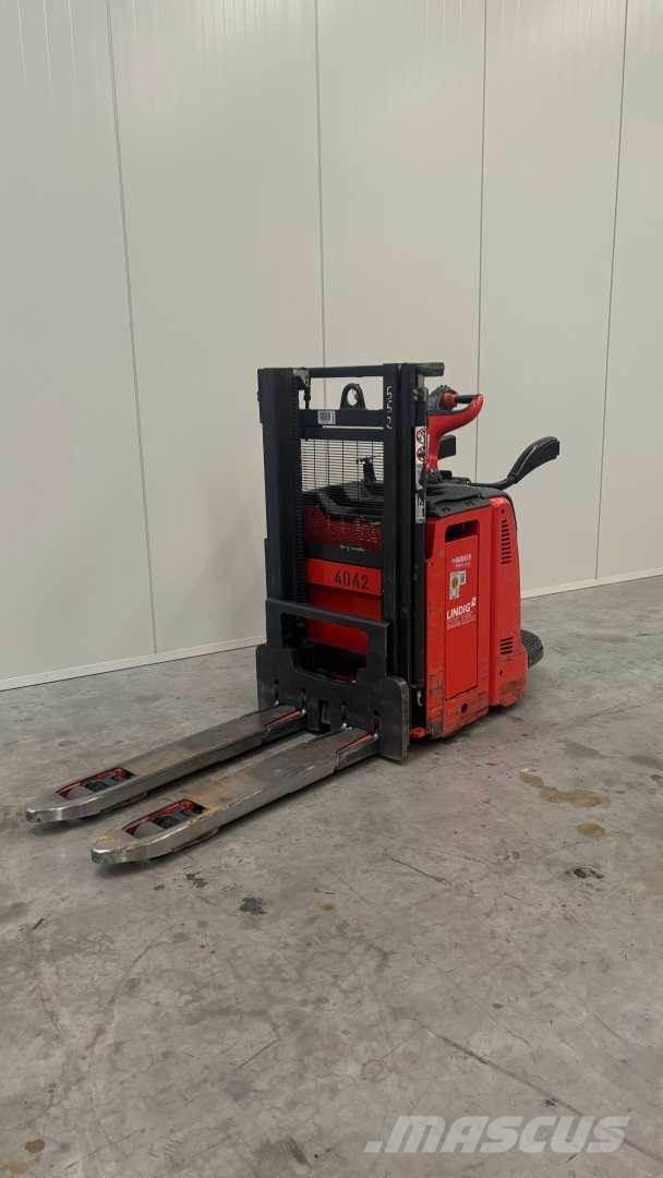 Linde D12AP 自走式スタッカー