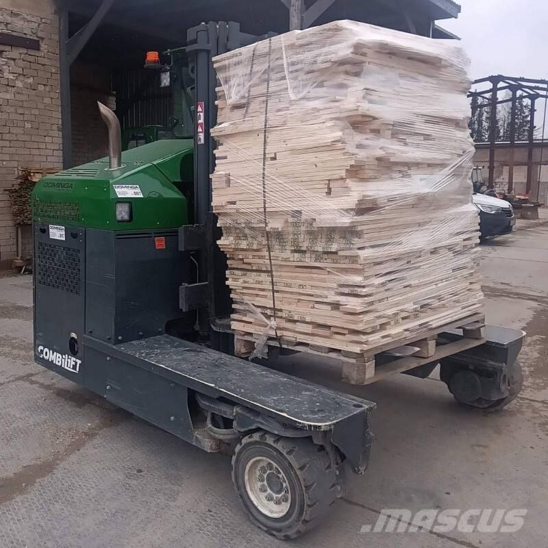 Combilift C 4000 MK4 全方向リーチ型フォークリフト