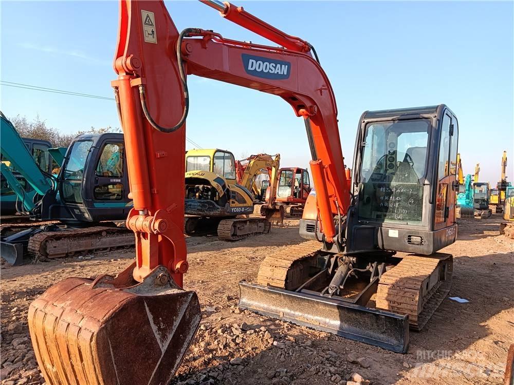 Doosan DH 60-7 ミニ油圧ショベル 7t以下（ミニユンボ・ミニディガー）