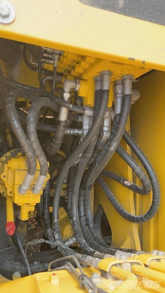 Komatsu PC 130 大型油圧ショベル12t以上（パワーショベル・ユンボ）
