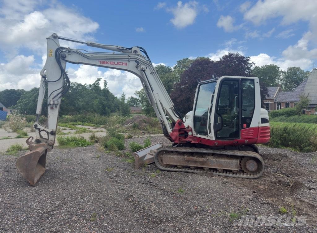 Takeuchi TB 285 中型油圧ショベル 7ｔ-12ｔ（ユンボ・パワーショベル・バックホー）