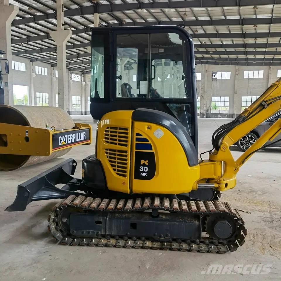 Komatsu PC30 ミニ油圧ショベル 7t以下（ミニユンボ・ミニディガー）