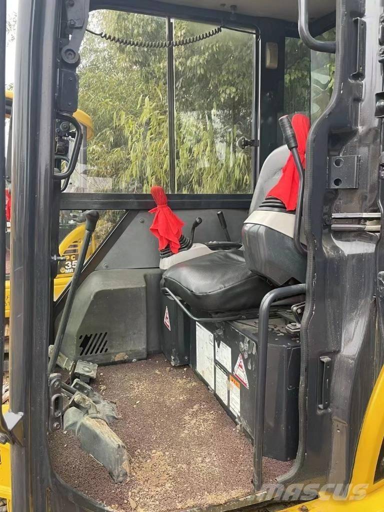 Komatsu PC30 ミニ油圧ショベル 7t以下（ミニユンボ・ミニディガー）
