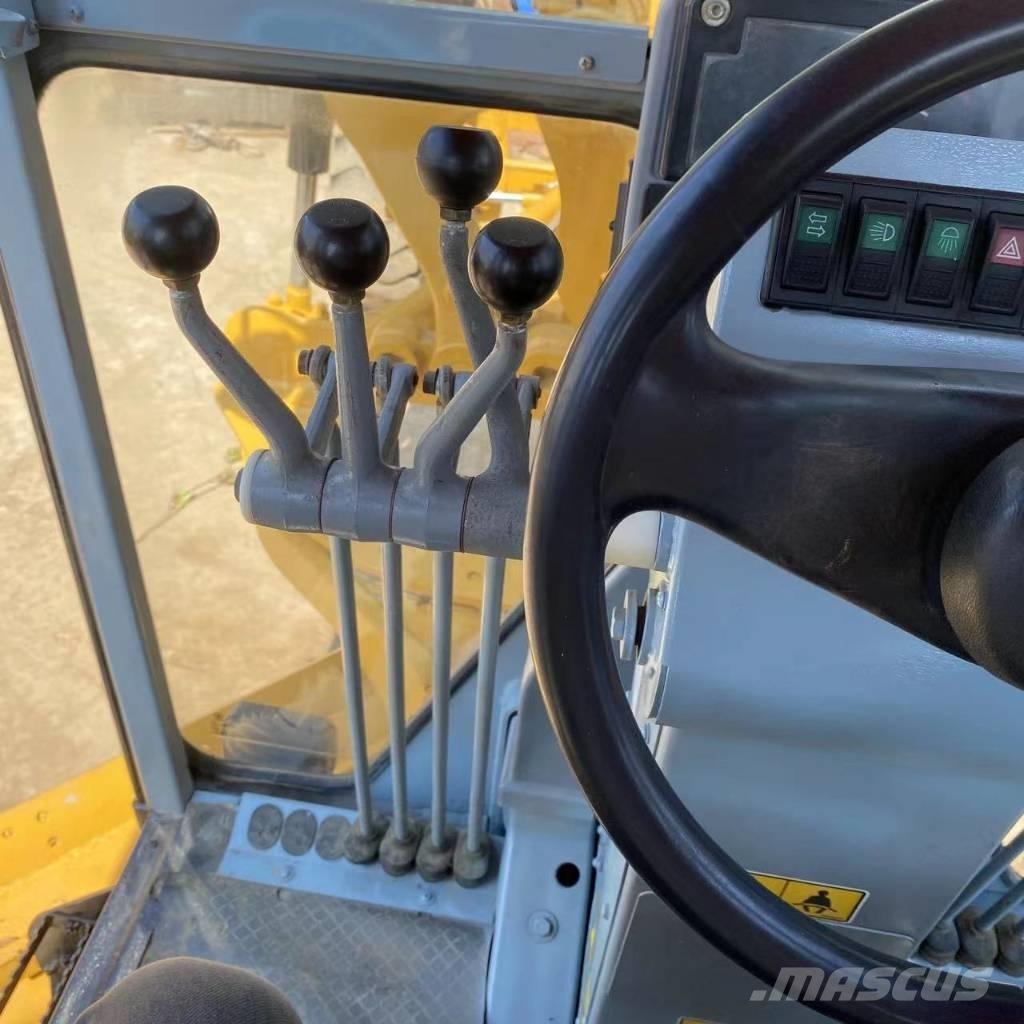 CAT 140 K モーターグレーダー