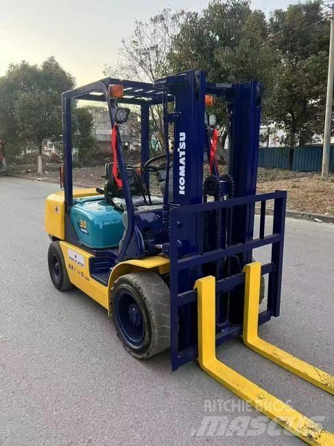 Komatsu FD 30 T-14 ディーゼル・軽油