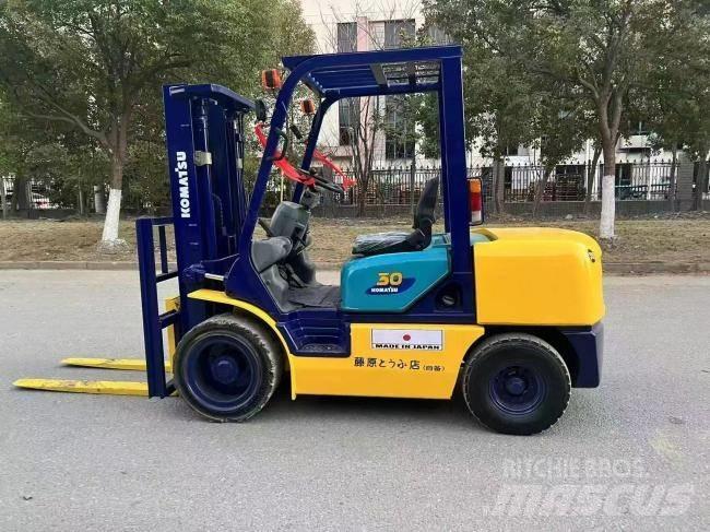 Komatsu FD 30 T-14 ディーゼル・軽油