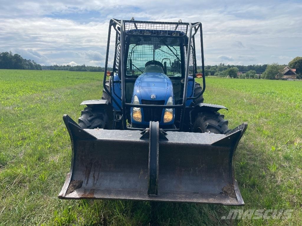 New Holland T5050 林業トラクター