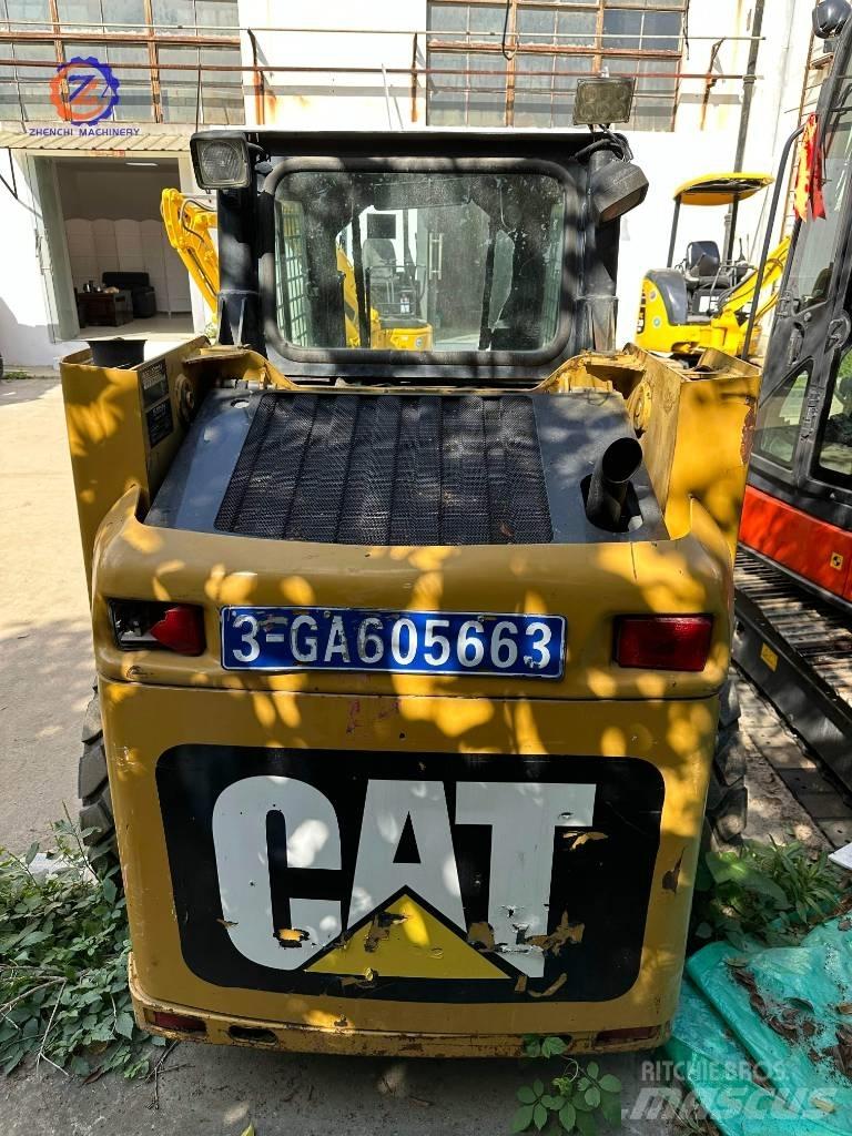 CAT 226 B スキッドステアローダー