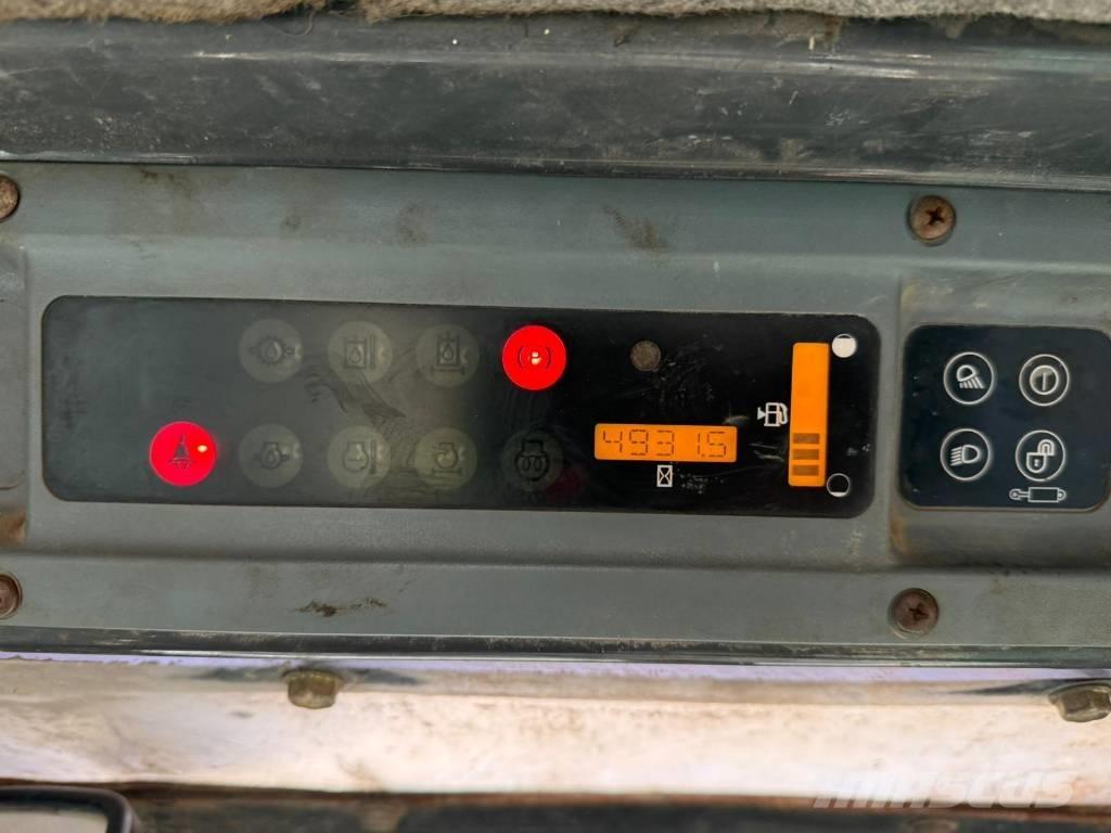 New Holland LS 170 スキッドステアローダー