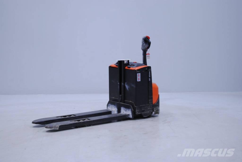 Toyota SWE080L ウォーキンフォークリフト