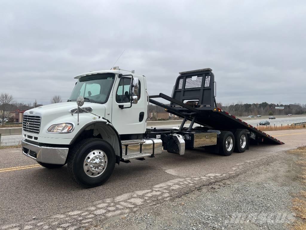 Freightliner M2 レッカー車