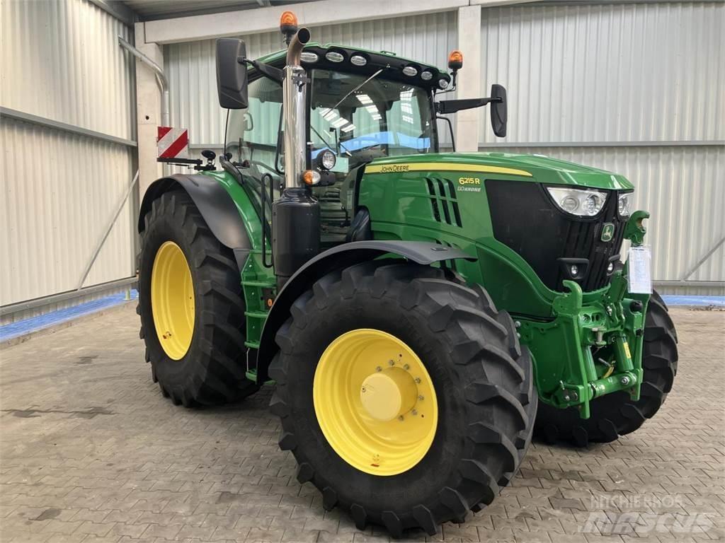 John Deere 6215R トラクター