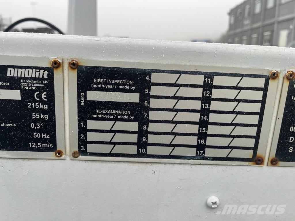 Dino 135 T 高所作業台付トレーラー