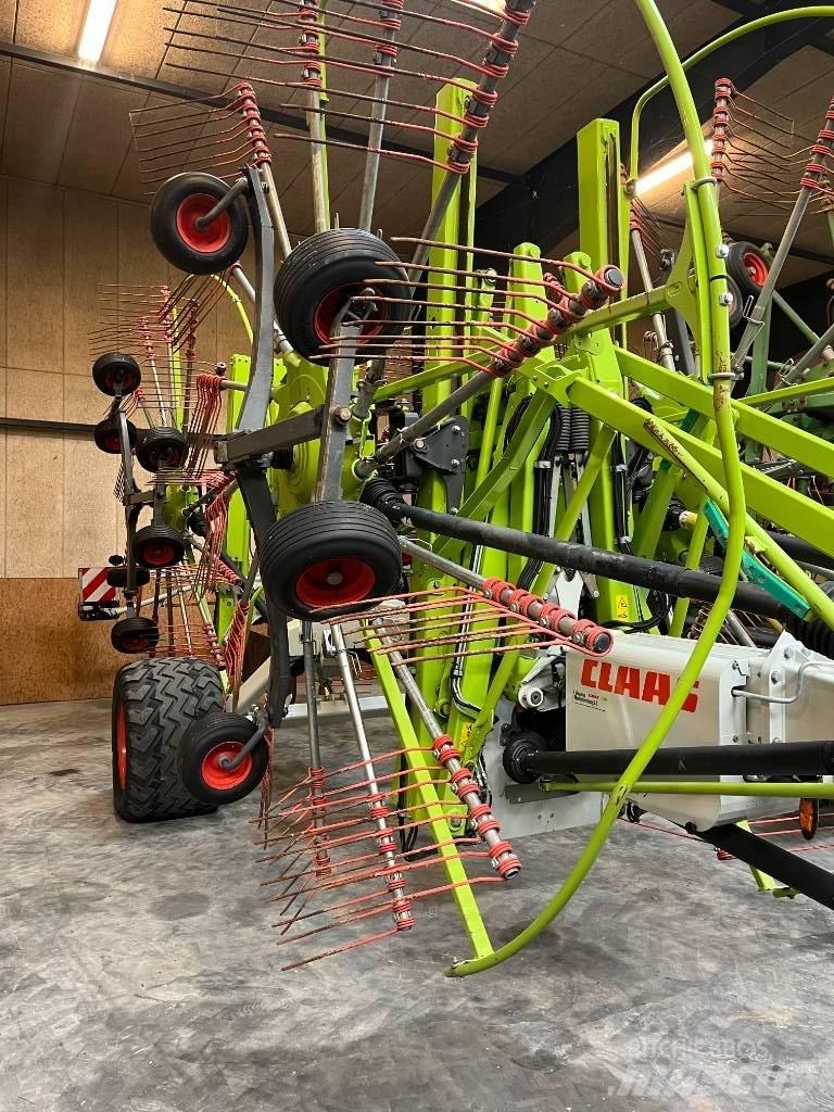 CLAAS Liner 4000 HHV テッダー・テッダーレーキ