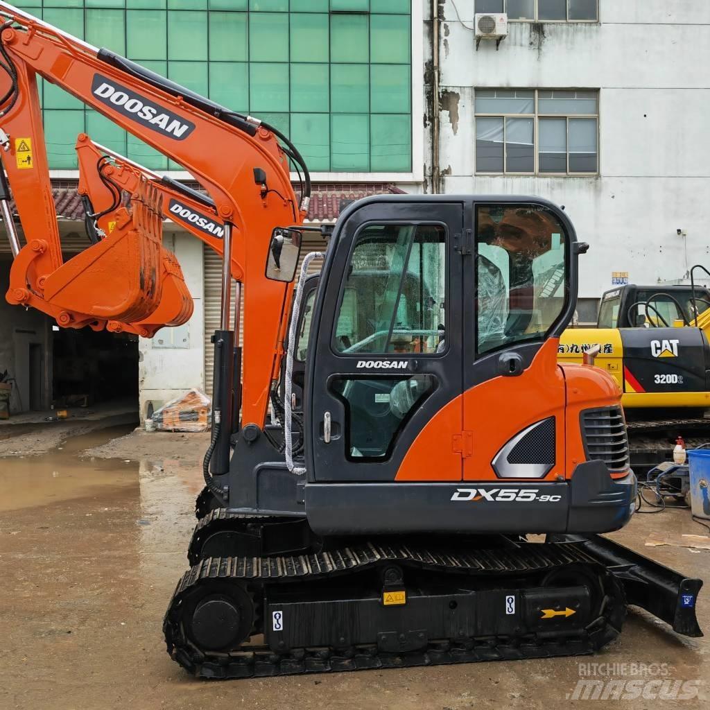 Doosan DX 55 ミニ油圧ショベル 7t以下（ミニユンボ・ミニディガー）