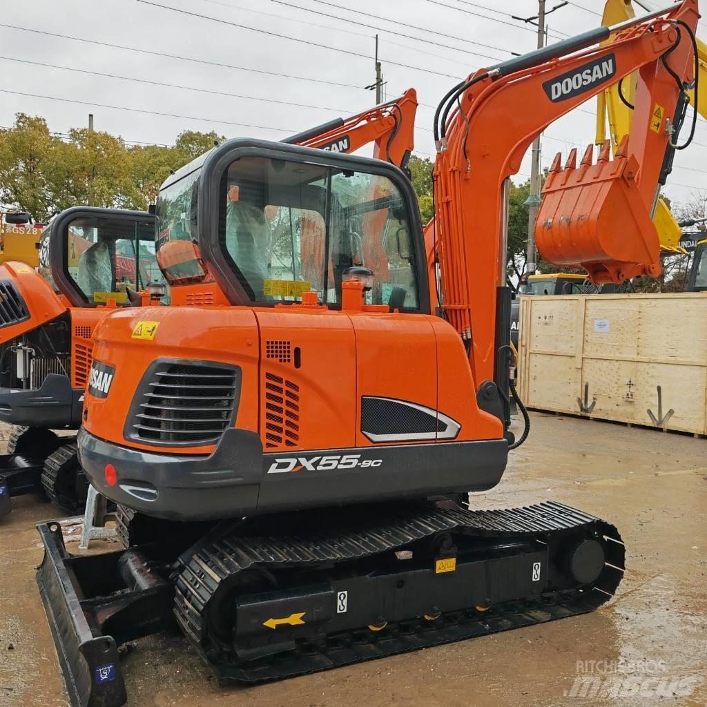 Doosan DX 55 ミニ油圧ショベル 7t以下（ミニユンボ・ミニディガー）