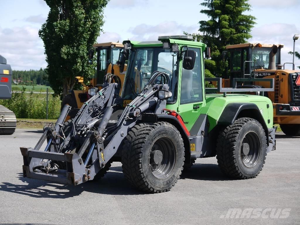 LM Trac 686 ホイールローダー・タイヤショベル