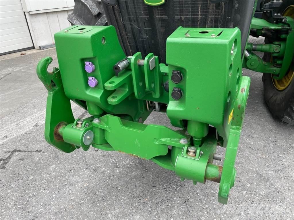 John Deere 8270R トラクター