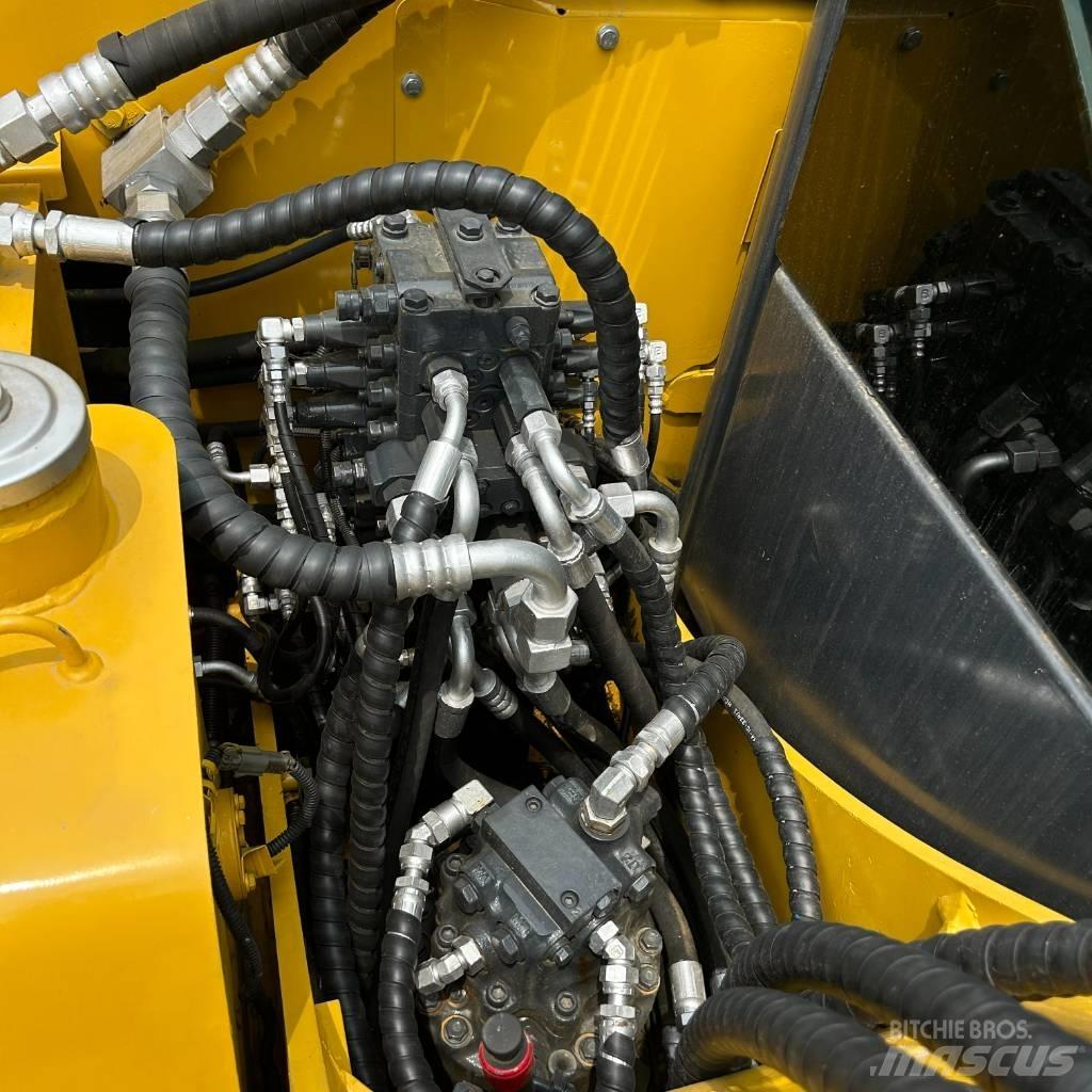 Komatsu 70-8 大型油圧ショベル12t以上（パワーショベル・ユンボ）