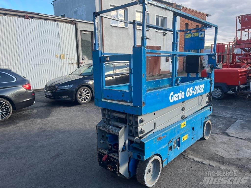 Genie 2032 シザースリフト
