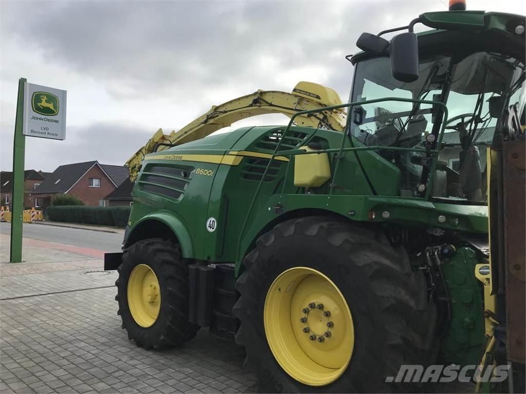 John Deere 8600 自走式フォレージハーベスター