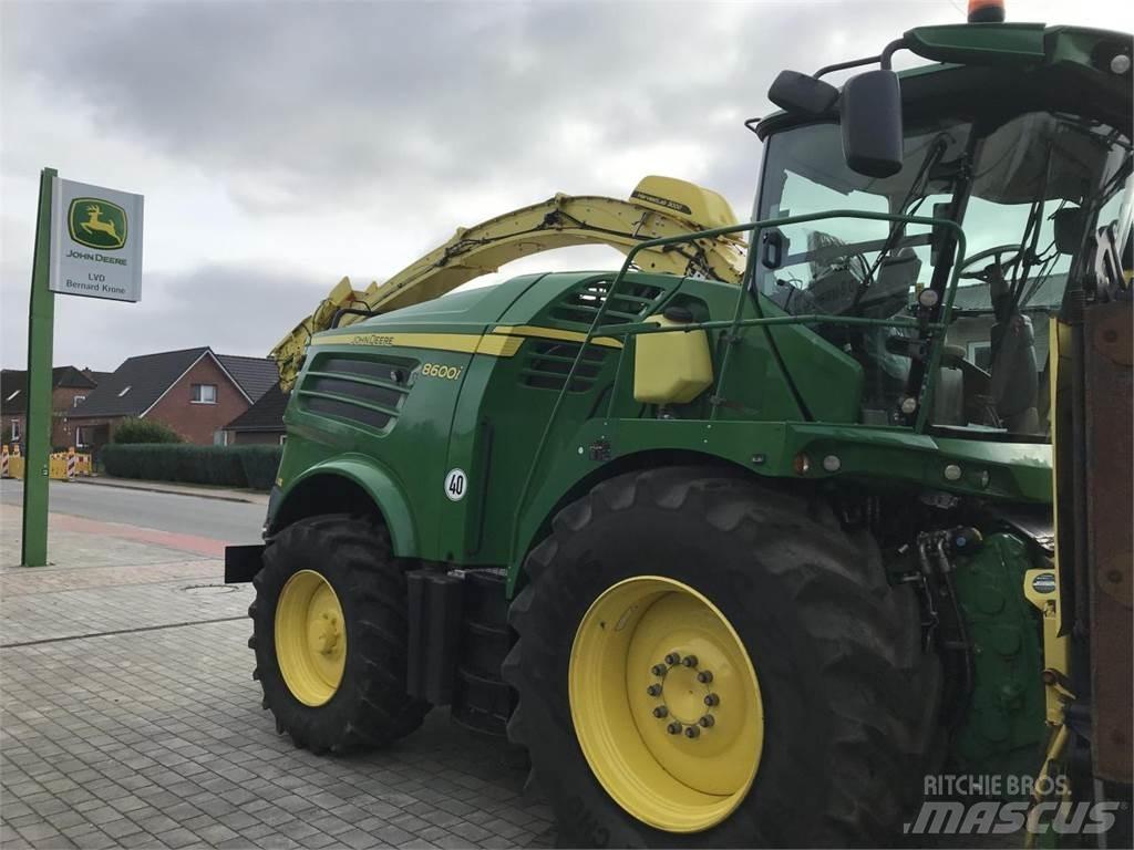 John Deere 8600 自走式フォレージハーベスター