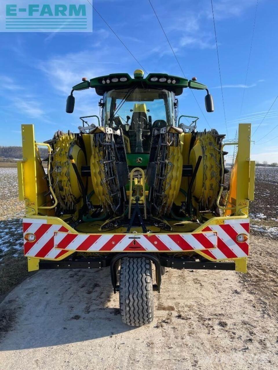 John Deere 8700i 自走式フォレージハーベスター