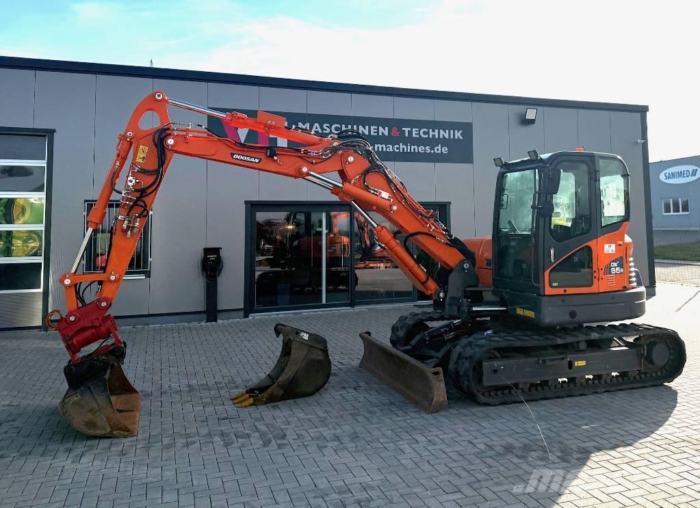 Doosan DX 85 R 中型油圧ショベル 7ｔ-12ｔ（ユンボ・パワーショベル・バックホー）