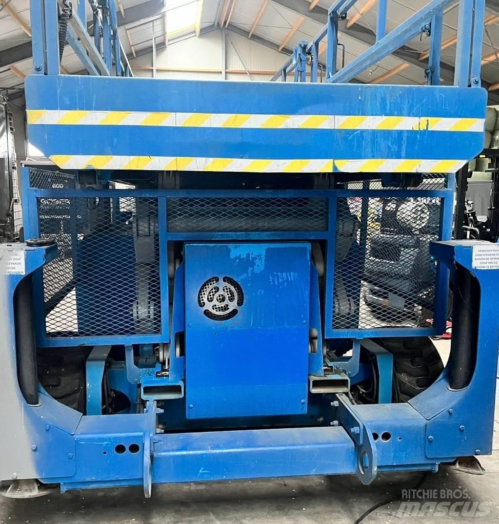 Genie GS 4390 RT シザースリフト