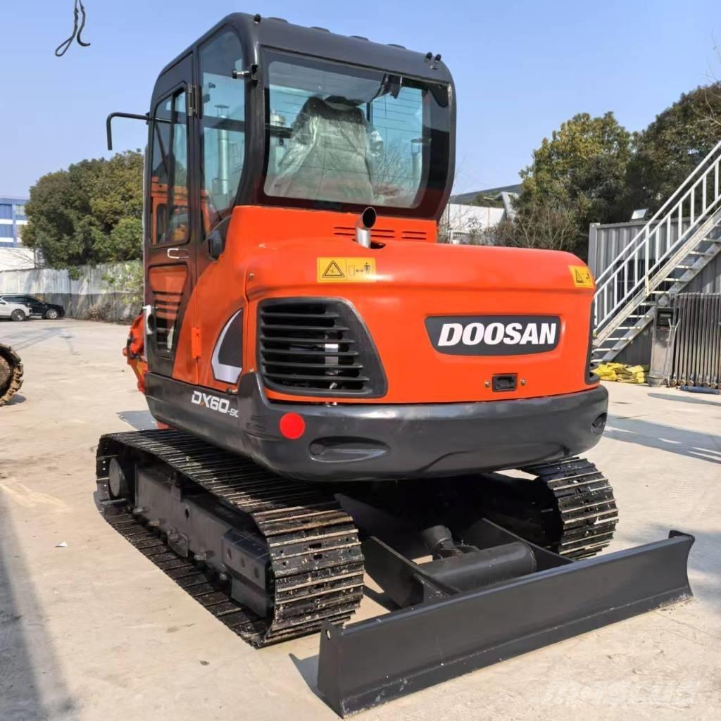 Doosan DX 60-9 C 大型油圧ショベル12t以上（パワーショベル・ユンボ）