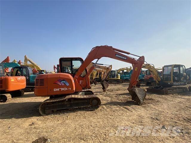 Doosan DH70-7 大型油圧ショベル12t以上（パワーショベル・ユンボ）